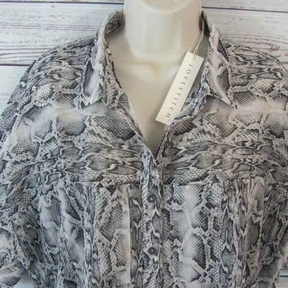 Women’s Love Stitch Blouse Button Down Size Large Grey Snakeskin Print NWT - Picture 3 of 12